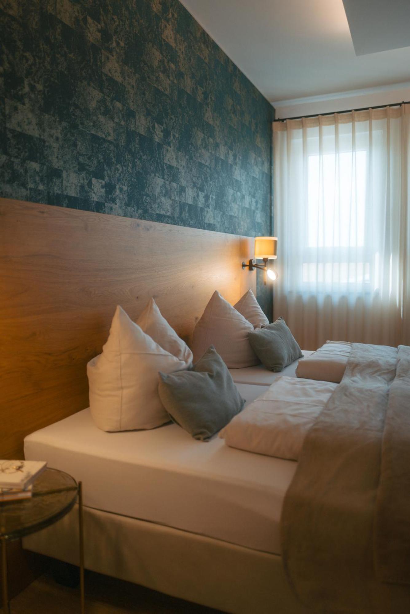 Hotel Poellners 20 Min Von Muenchen Hbf Petershausen ภายนอก รูปภาพ